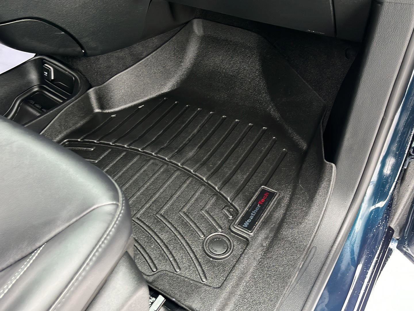Used 2024 Chrysler Pacifica Limited image 37