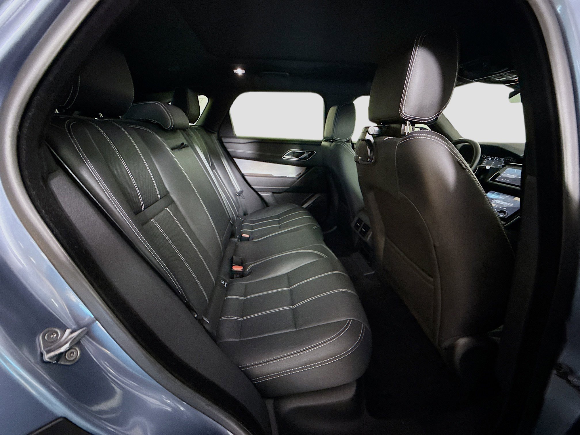 Used 2023 Land Rover Range Rover Velar R-Dynamic S image 27