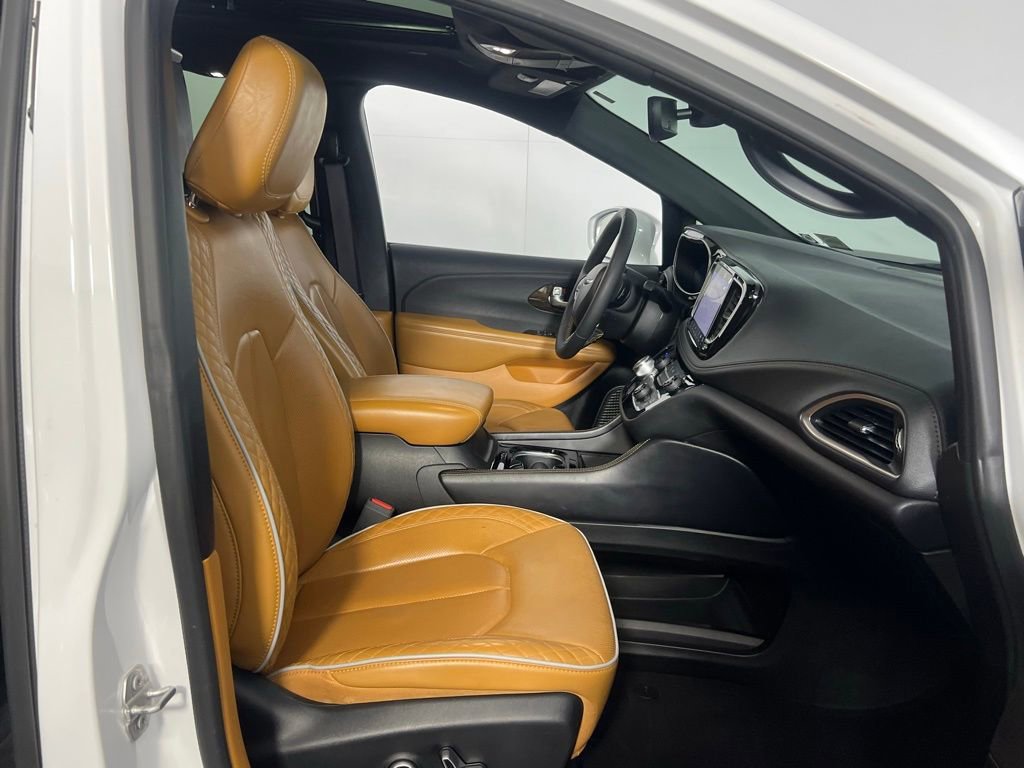 Used 2022 Chrysler Pacifica Pinnacle image 37