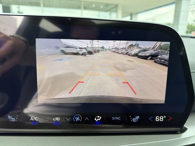 New 2026 Chevrolet Traverse LT w/ Sun and Wheel Package FWD image 18