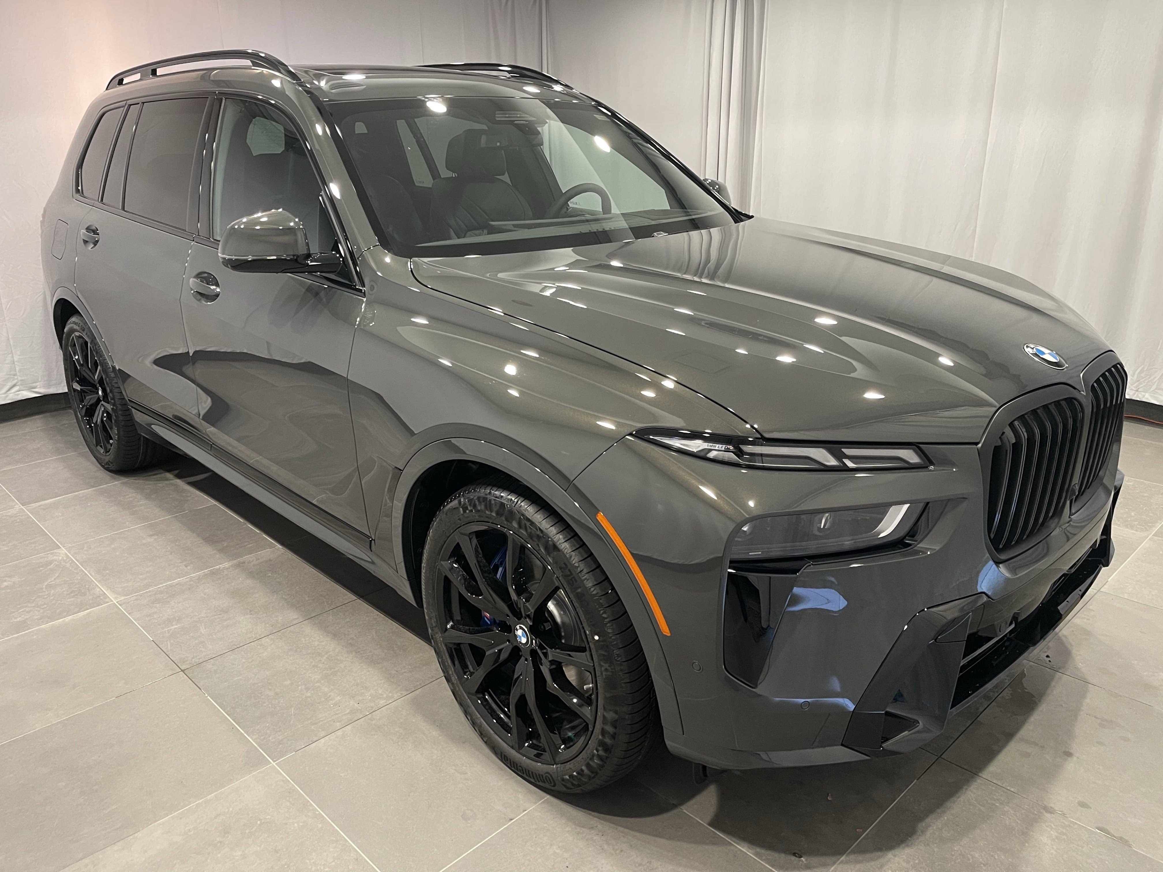 Used 2026 BMW X7 xDrive40i w/ M Sport Package image 3