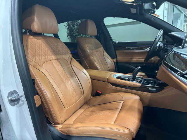Used 2020 BMW 745e xDrive AWD/4WD image 58