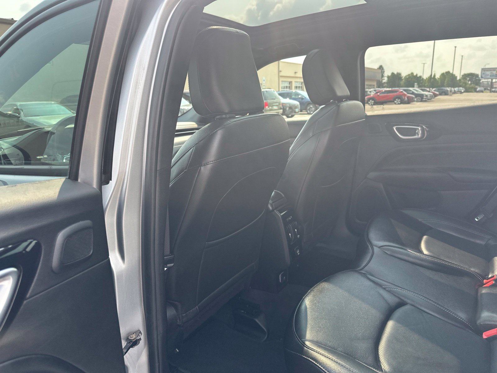 Used 2022 Jeep Compass High Altitude AWD/4WD image 17