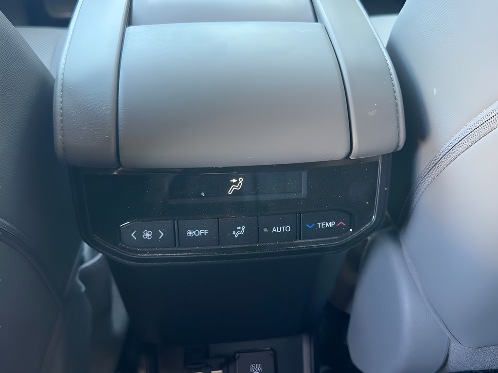 Used 2020 Toyota Highlander Limited AWD/4WD image 45