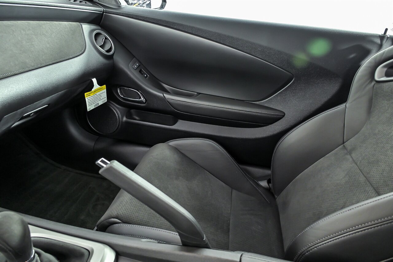 Used 2015 Chevrolet Camaro Z/28 RWD image 27