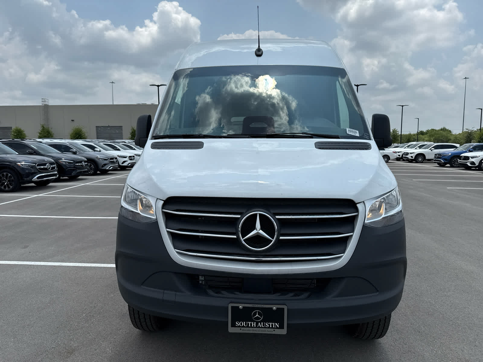 Used 2025 Mercedes-Benz Sprinter 2500 image 2