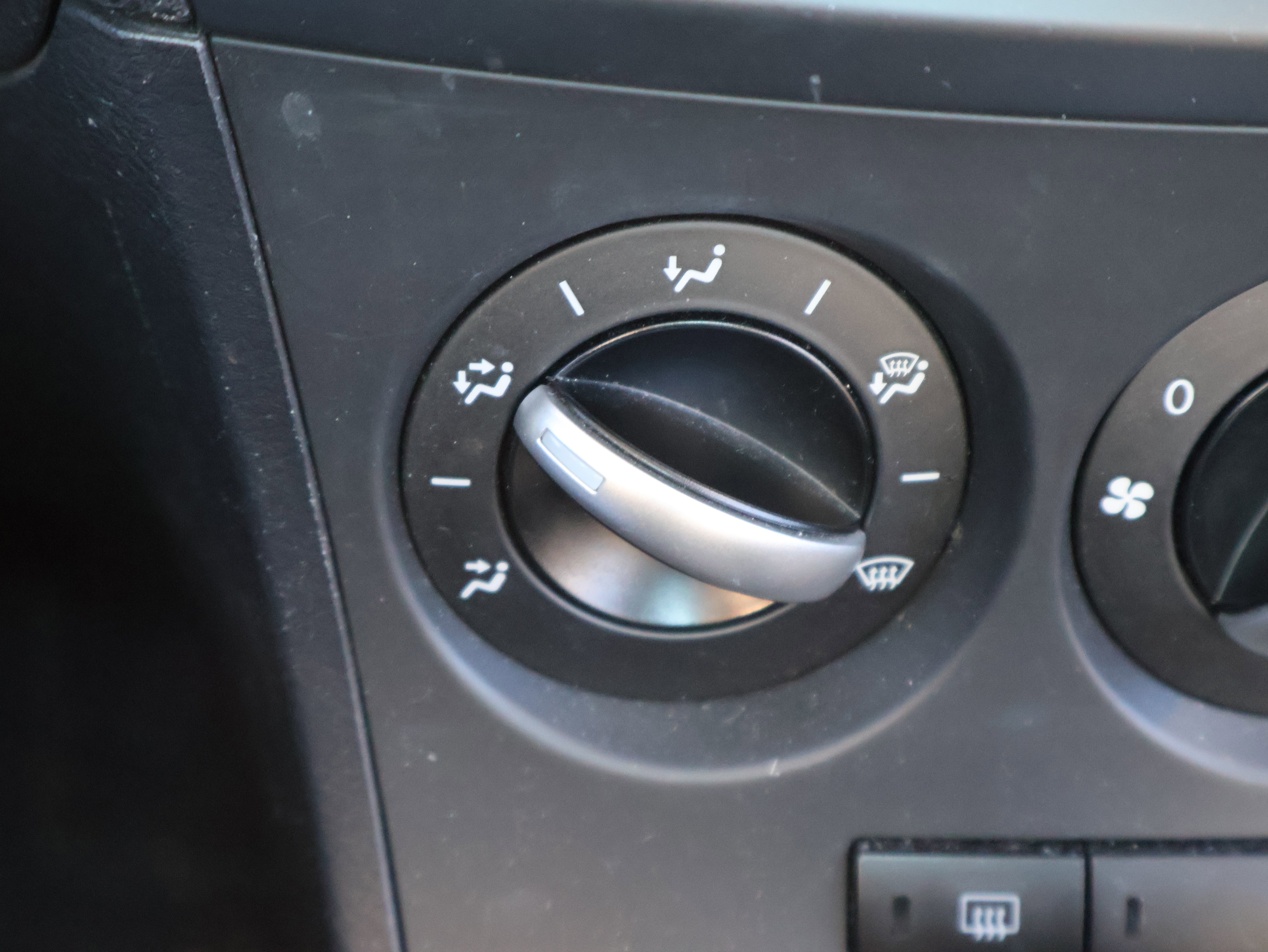 Used 2012 MAZDA MAZDA3 i Touring image 26