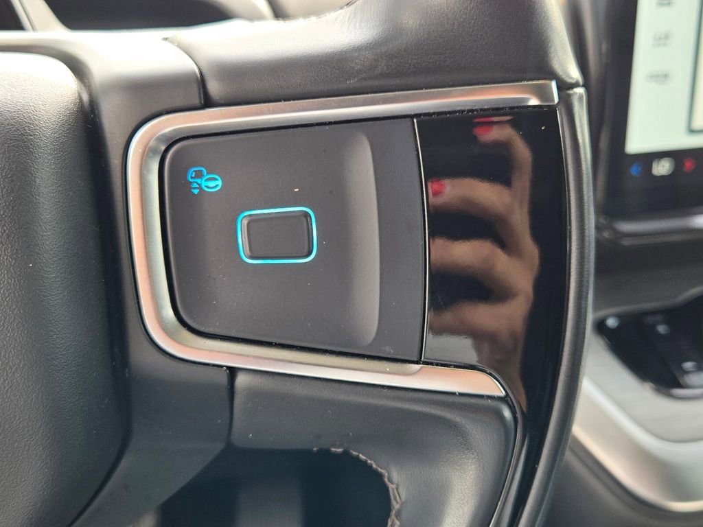 Used 2025 Ford Expedition Platinum image 28