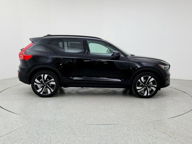 New 2026 Volvo XC40 B5 Ultra w/ Climate Package image 4