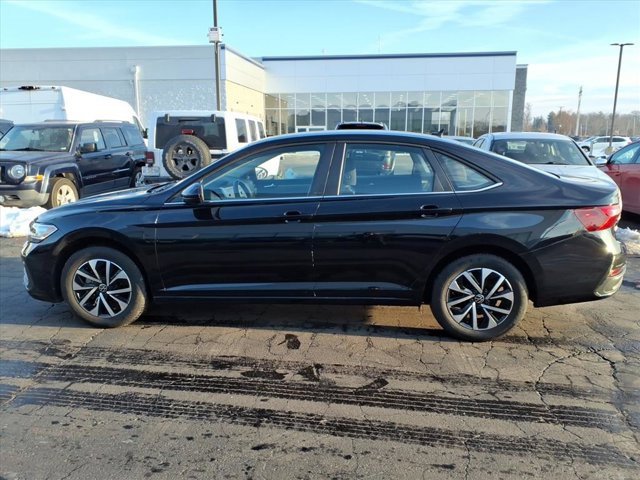 Used 2024 Volkswagen Jetta S image 4