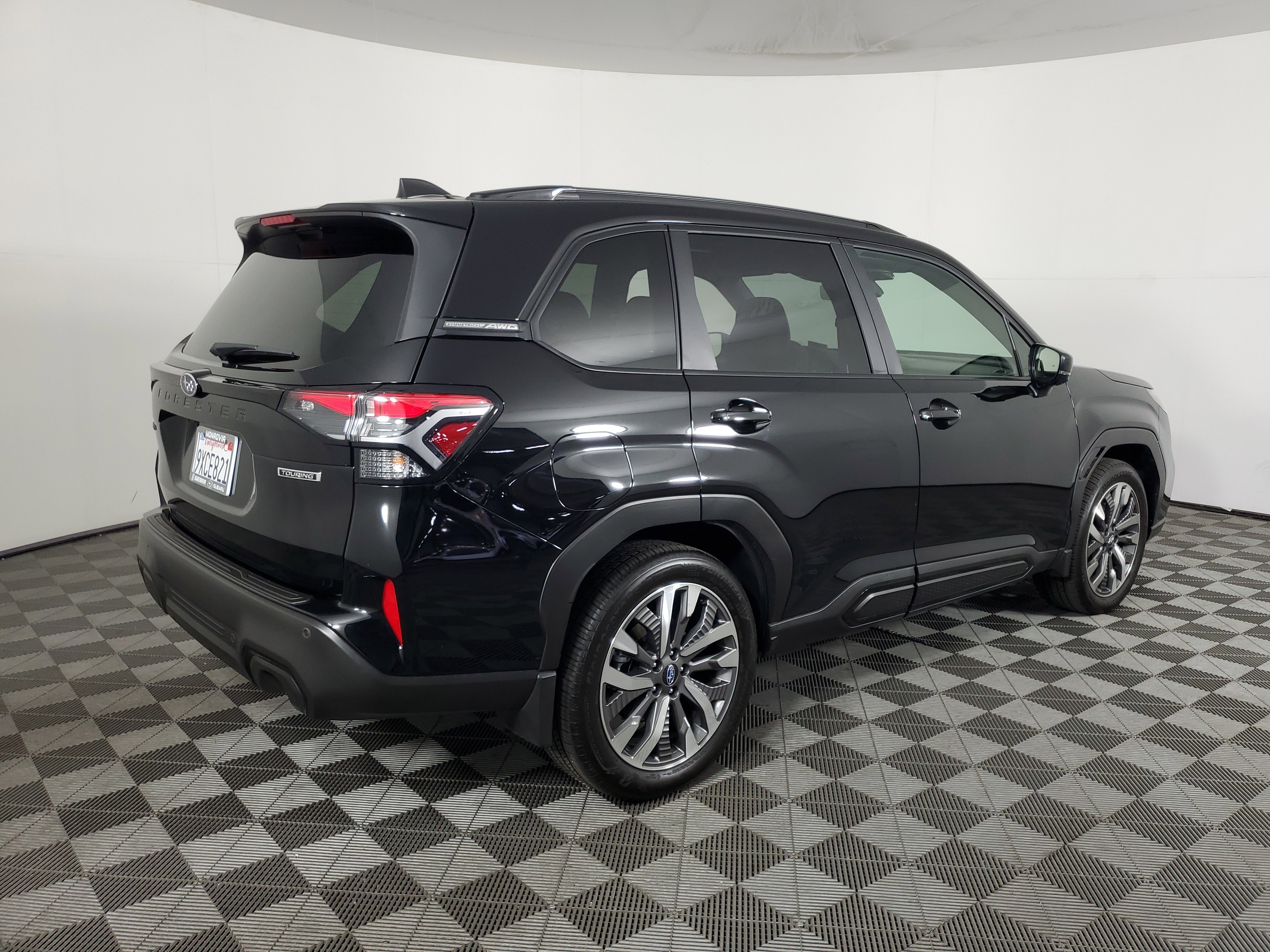 Used 2025 Subaru Forester Touring w/ Protection Package AWD/4WD image 4