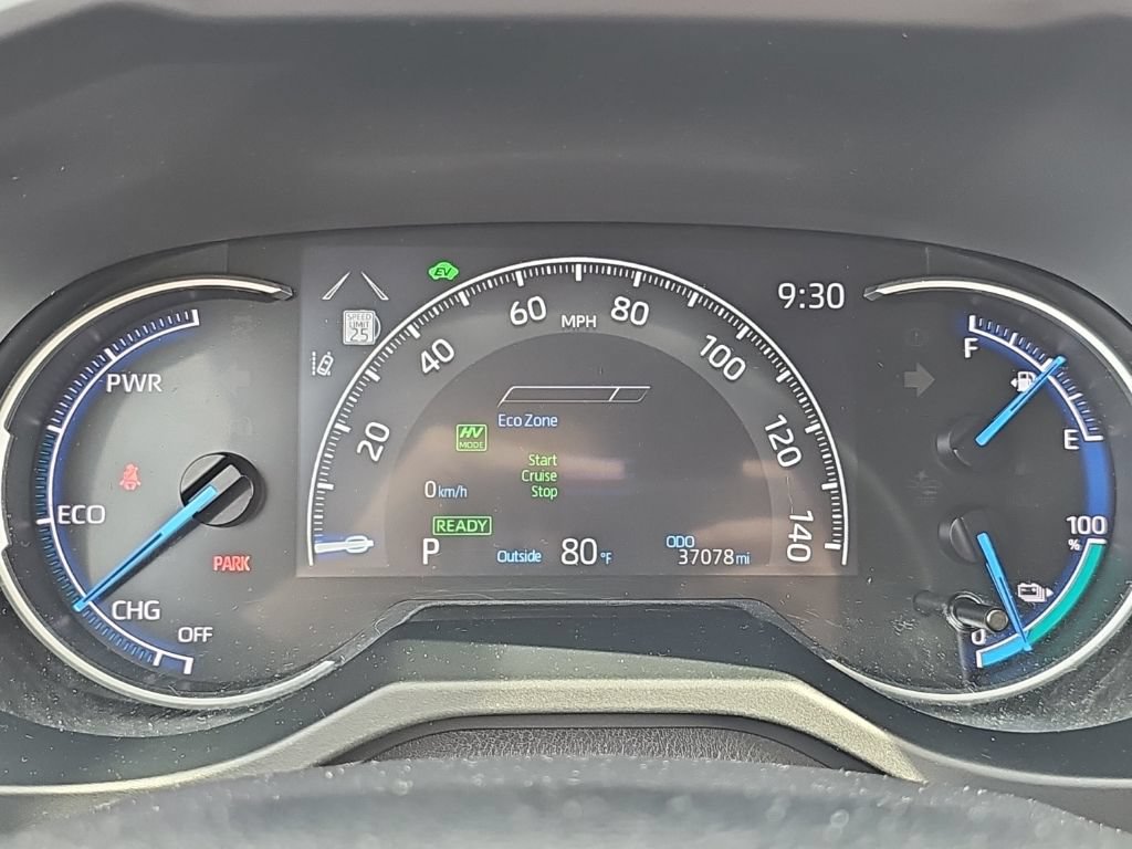 Used 2022 Toyota RAV4 SE w/ Weather & Moonroof Package AWD/4WD image 18