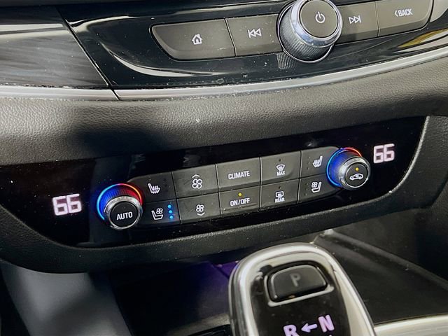 Used 2020 Buick Enclave Premium w/ Sun and Sites Package AWD/4WD image 20