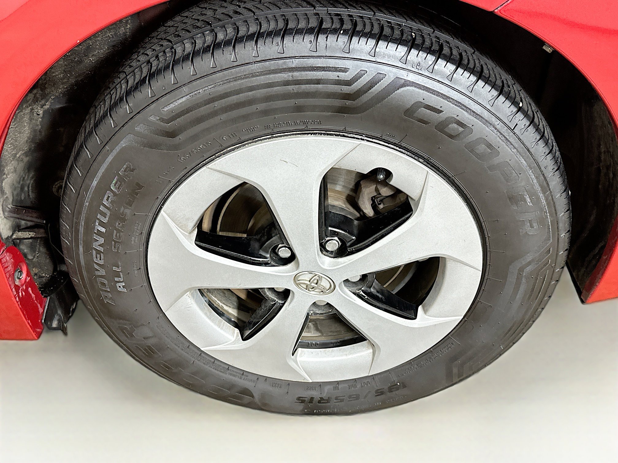 Used 2014 Toyota Prius Two image 11