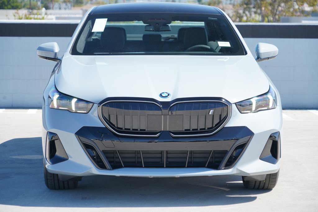 New 2026 BMW i5 eDrive40 w/ Executive Package image 2