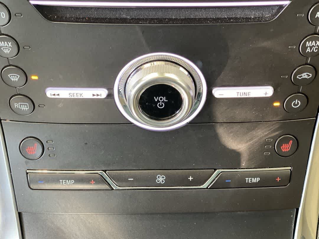 Used 2019 Ford Edge Titanium w/ Class II Trailer Tow Package AWD/4WD image 22