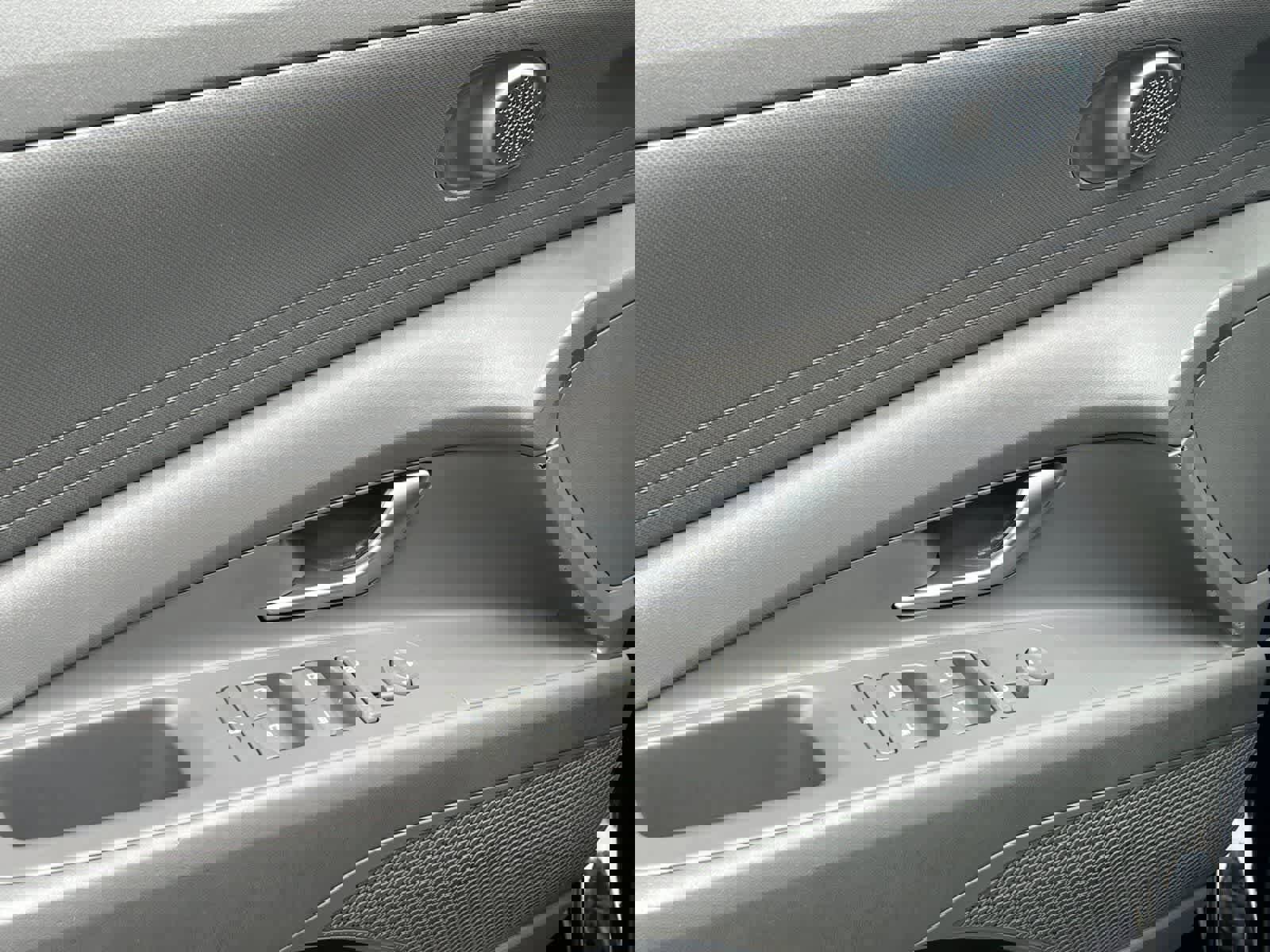 Used 2021 Hyundai Elantra SE image 13