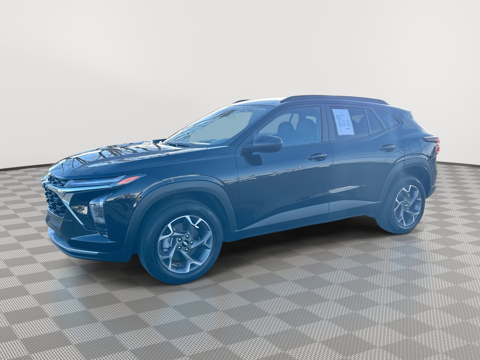 Used 2024 Chevrolet Trax LT w/ Driver Confidence Package image 1