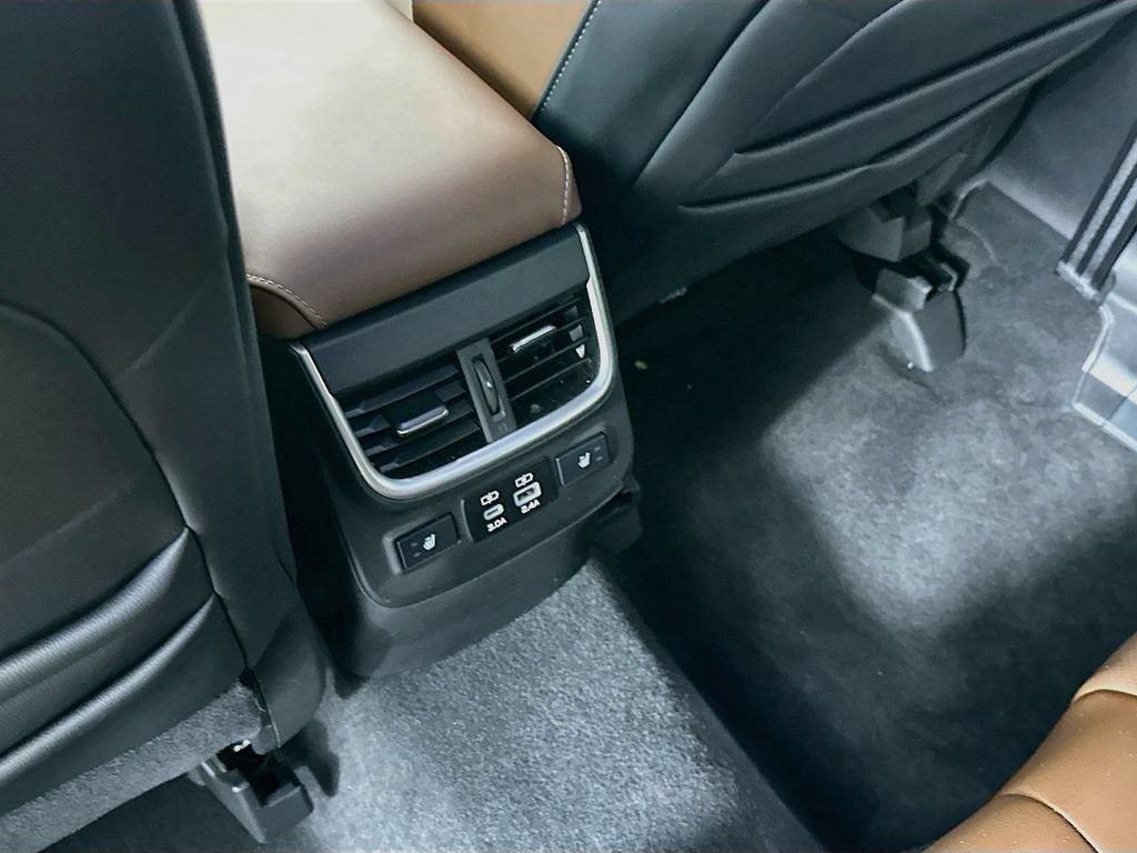 Used 2024 Subaru Outback Touring AWD/4WD image 33