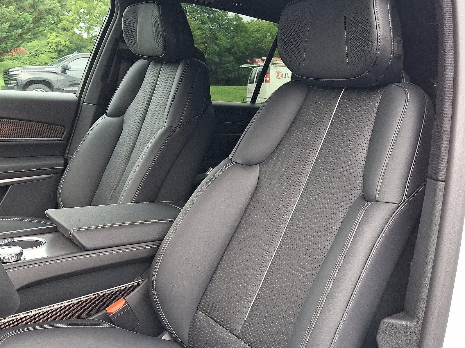 New 2027 Cadillac Vistiq Luxury w/ LPO, Floor Liner Package AWD/4WD image 17