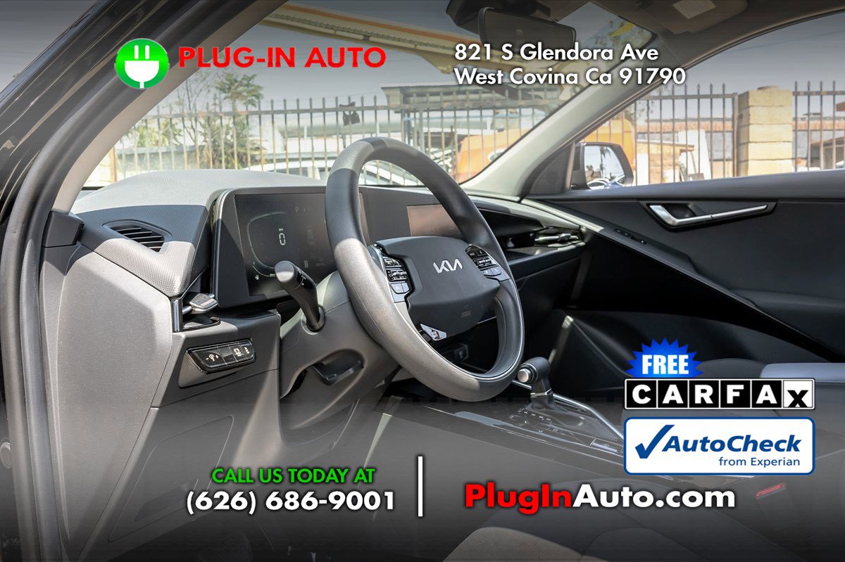 Used 2024 Kia Niro LX image 5