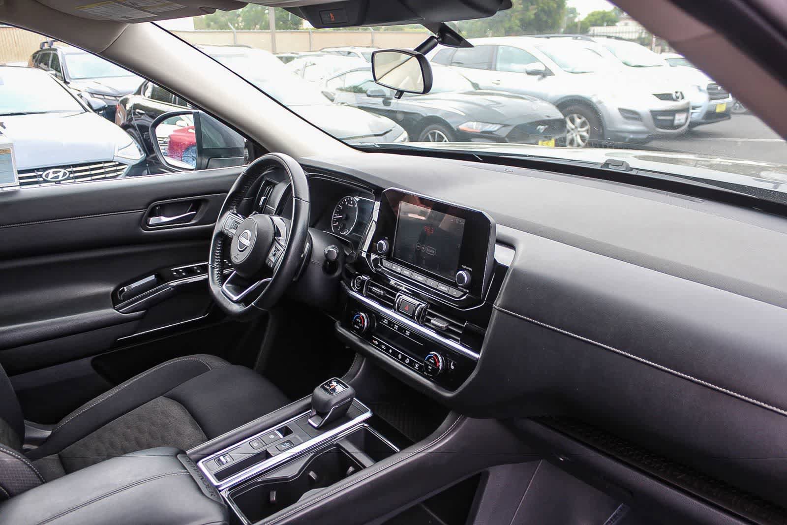 Used 2022 Nissan Pathfinder SV FWD image 21