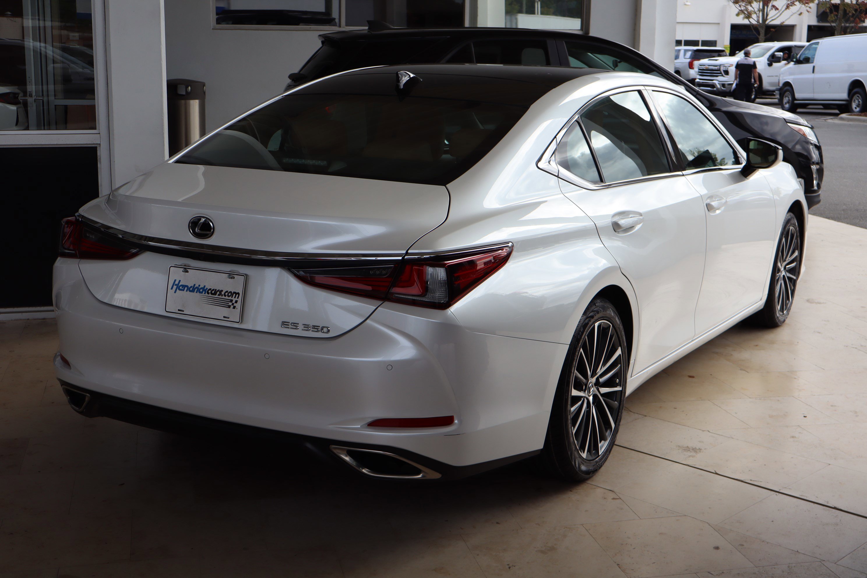 Used 2022 Lexus ES 350 w/ Premium Package image 8
