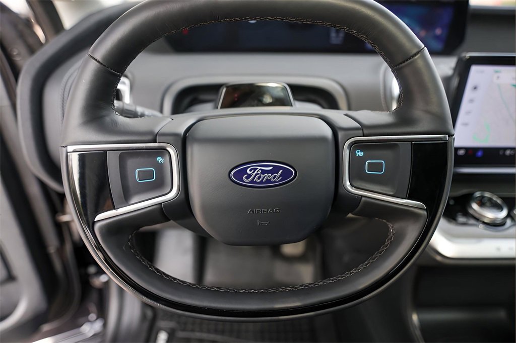 Used 2025 Ford Expedition Max Platinum w/ Driver's Package image 12