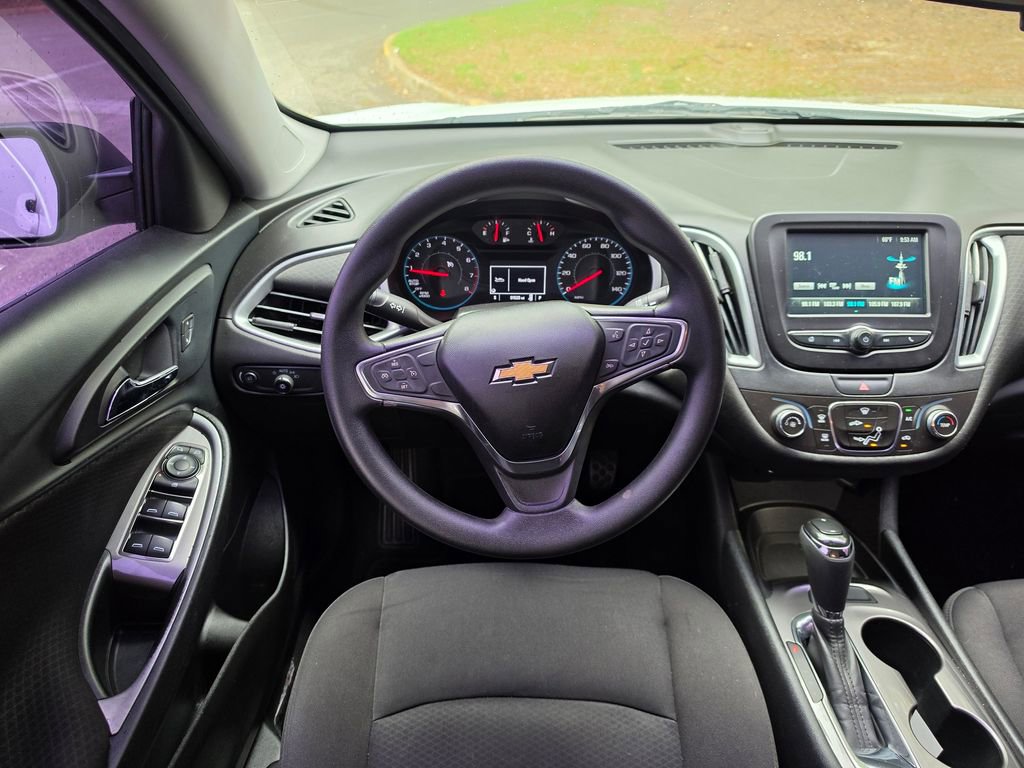 Used 2018 Chevrolet Malibu LS FWD image 9