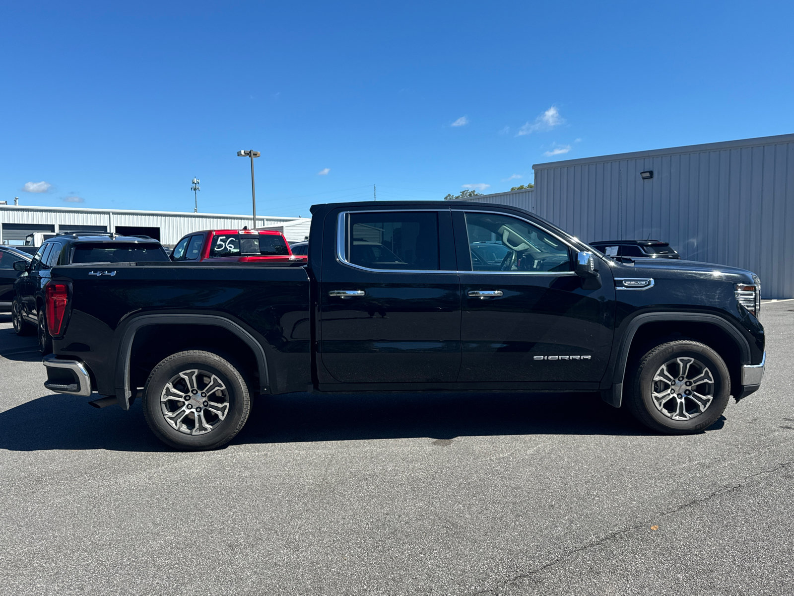 Used 2025 GMC Sierra 1500 SLT AWD/4WD image 4