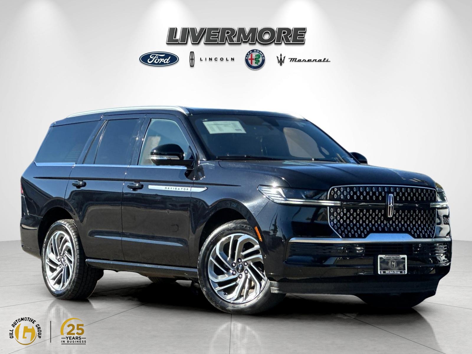 Certified 2025 Lincoln Navigator Reserve AWD/4WD image 1