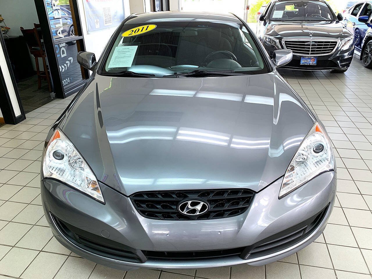 Used 2011 Hyundai Genesis 2.0T RWD image 5