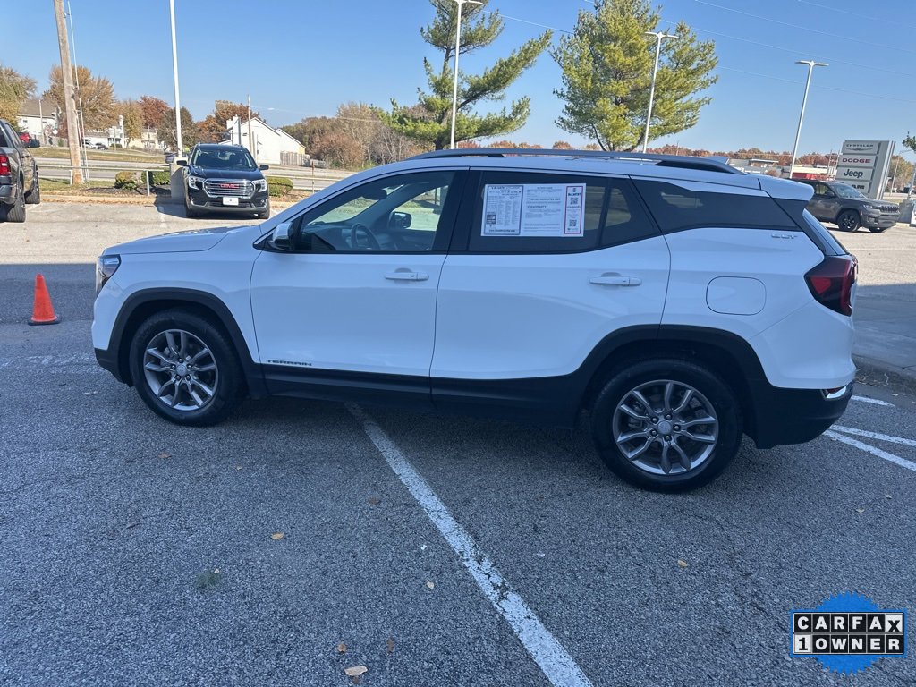 Used 2024 GMC Terrain SLT image 19