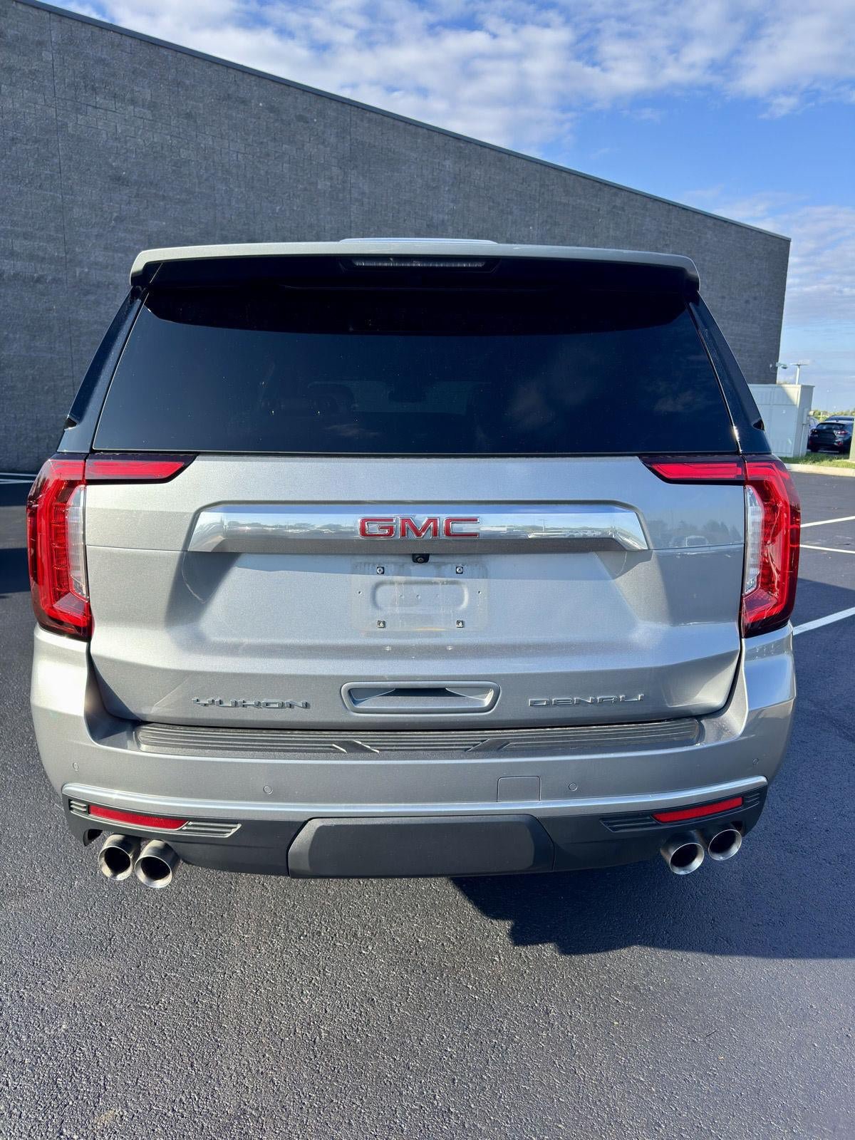 Used 2023 GMC Yukon XL Denali AWD/4WD image 4