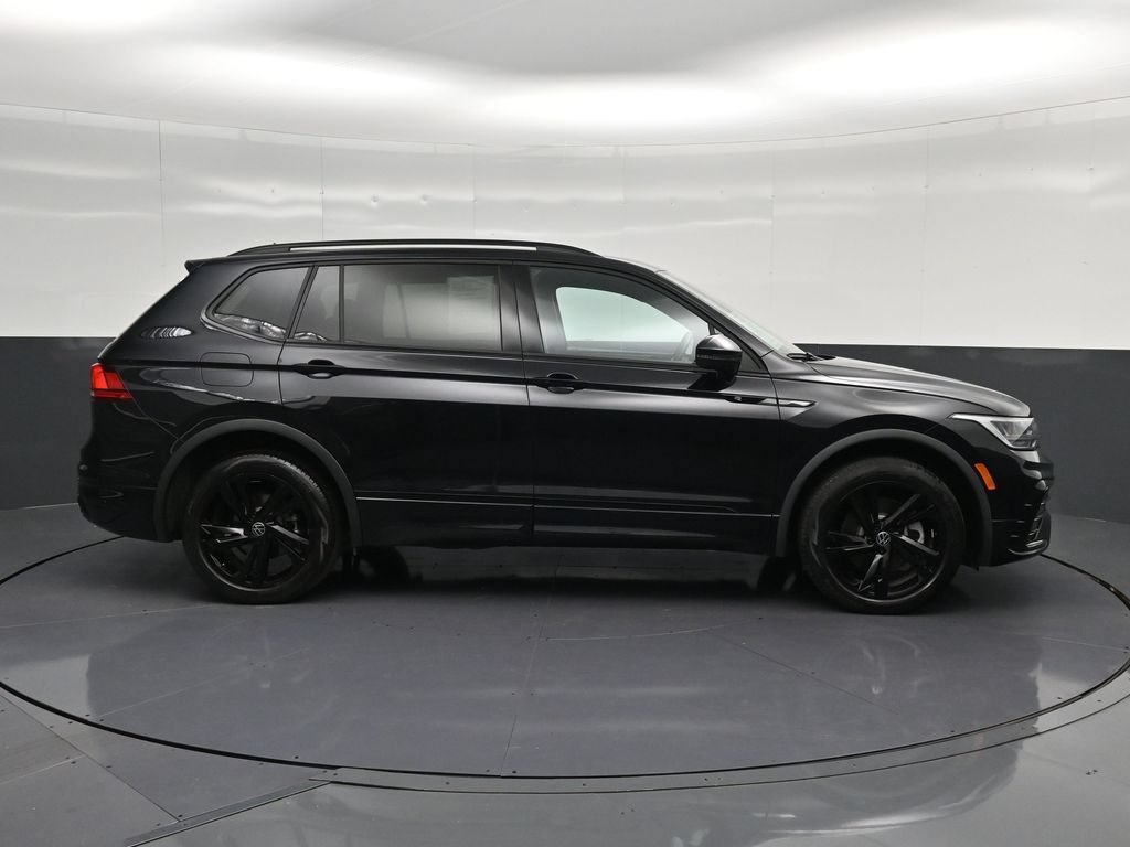 Used 2023 Volkswagen Tiguan SE R-Line FWD image 4