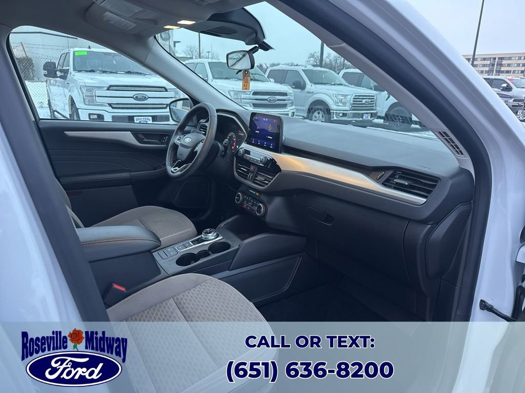 Used 2022 Ford Escape SE w/ Cold Weather Package image 32