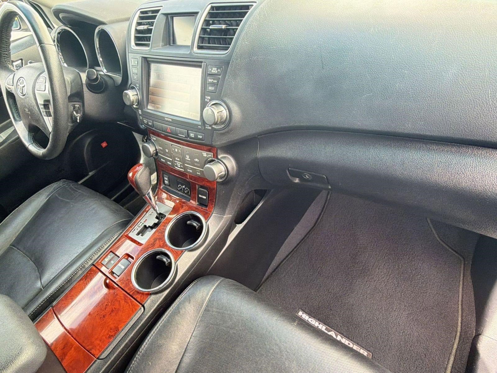 Used 2012 Toyota Highlander Limited w/ Tow Pkg image 35