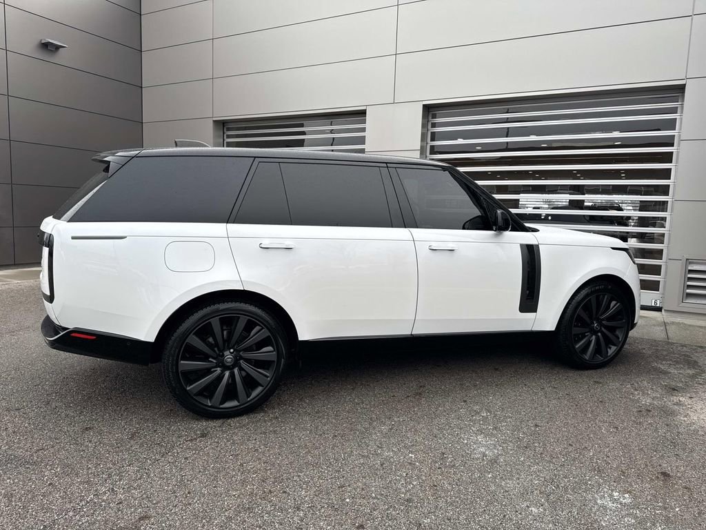 Used 2023 Land Rover Range Rover SV AWD/4WD image 8