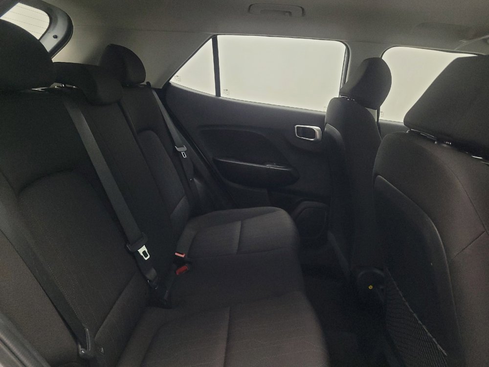 Used 2021 Hyundai Venue SE image 19