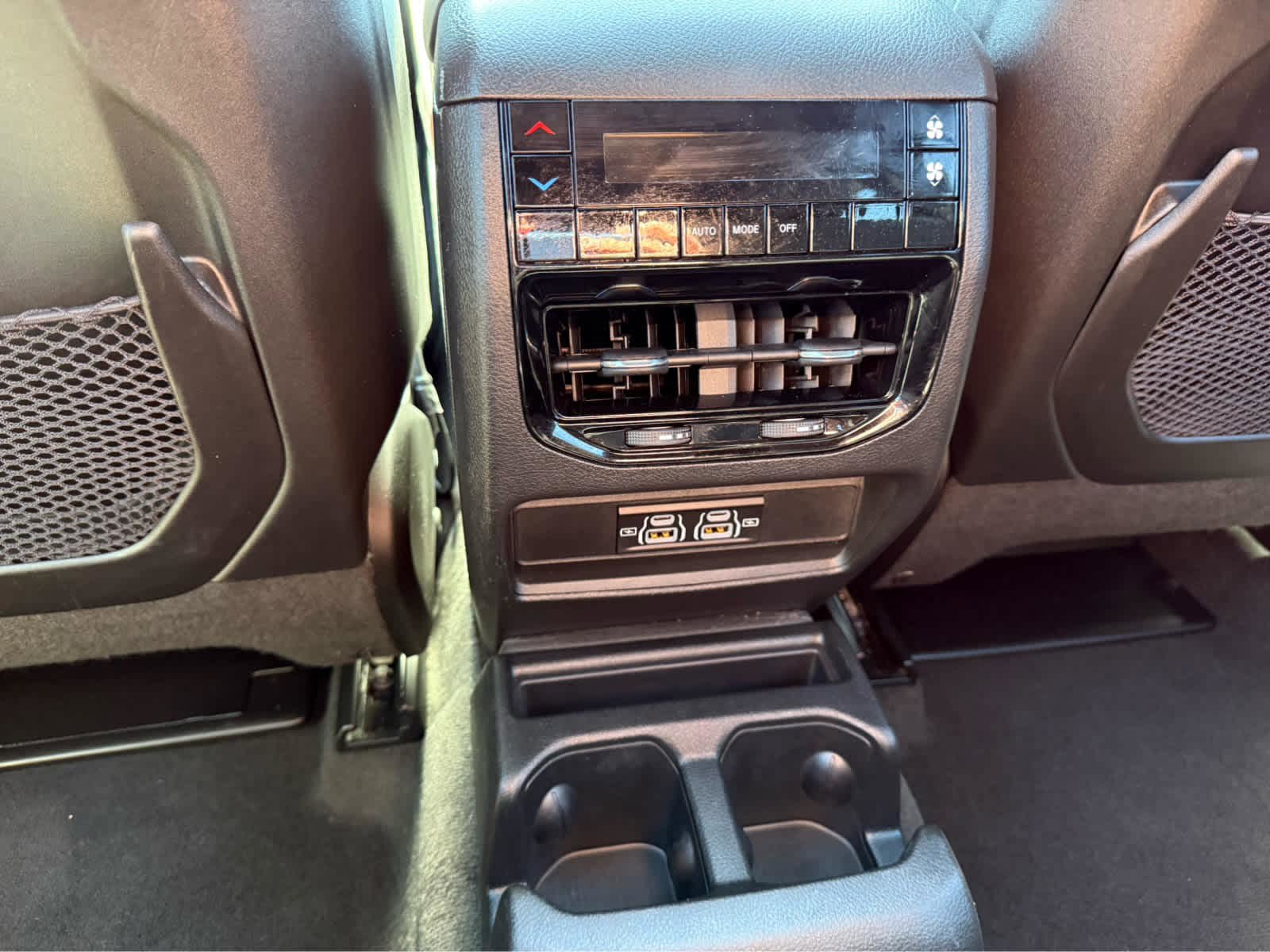 Used 2025 Jeep Grand Cherokee L Laredo image 26