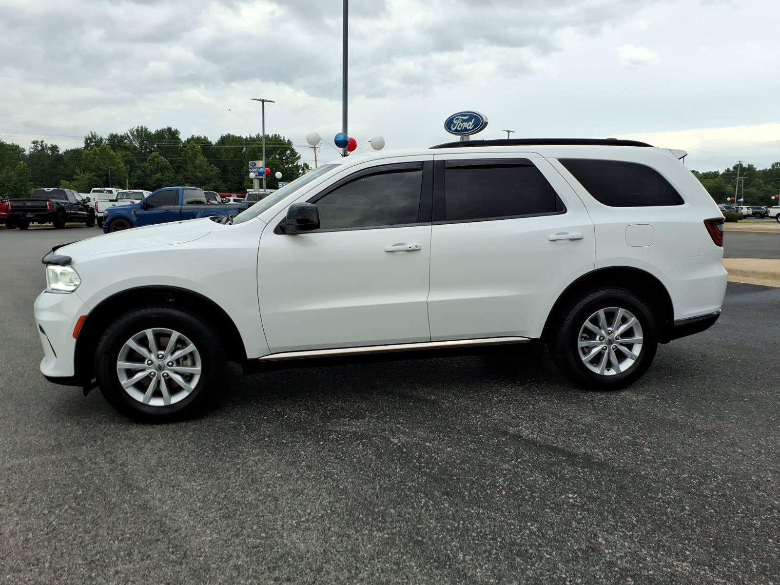 Used 2023 Dodge Durango SXT Launch Edition AWD/4WD image 3