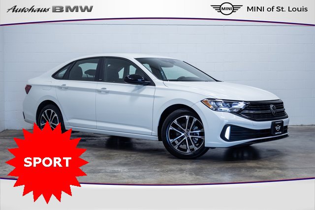Used 2024 Volkswagen Jetta Sport image 1
