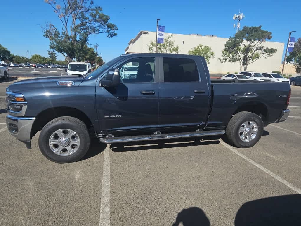 Used 2025 RAM 2500 Big Horn AWD/4WD image 3