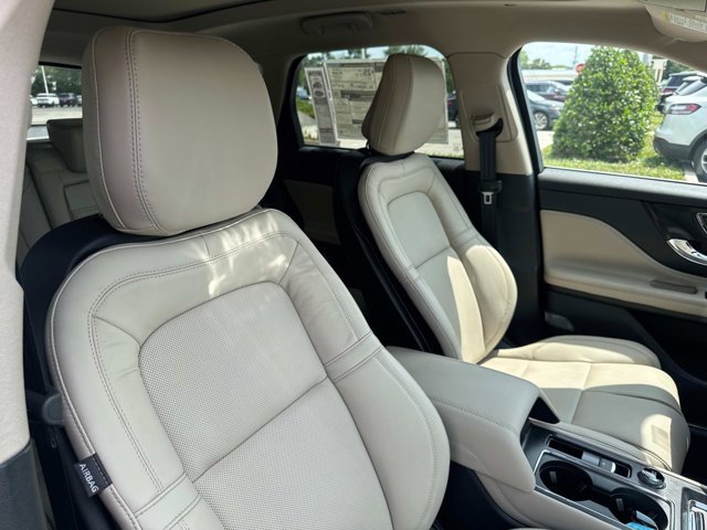 New 2025 Lincoln Corsair Reserve w/ Equipment Group 202A image 17