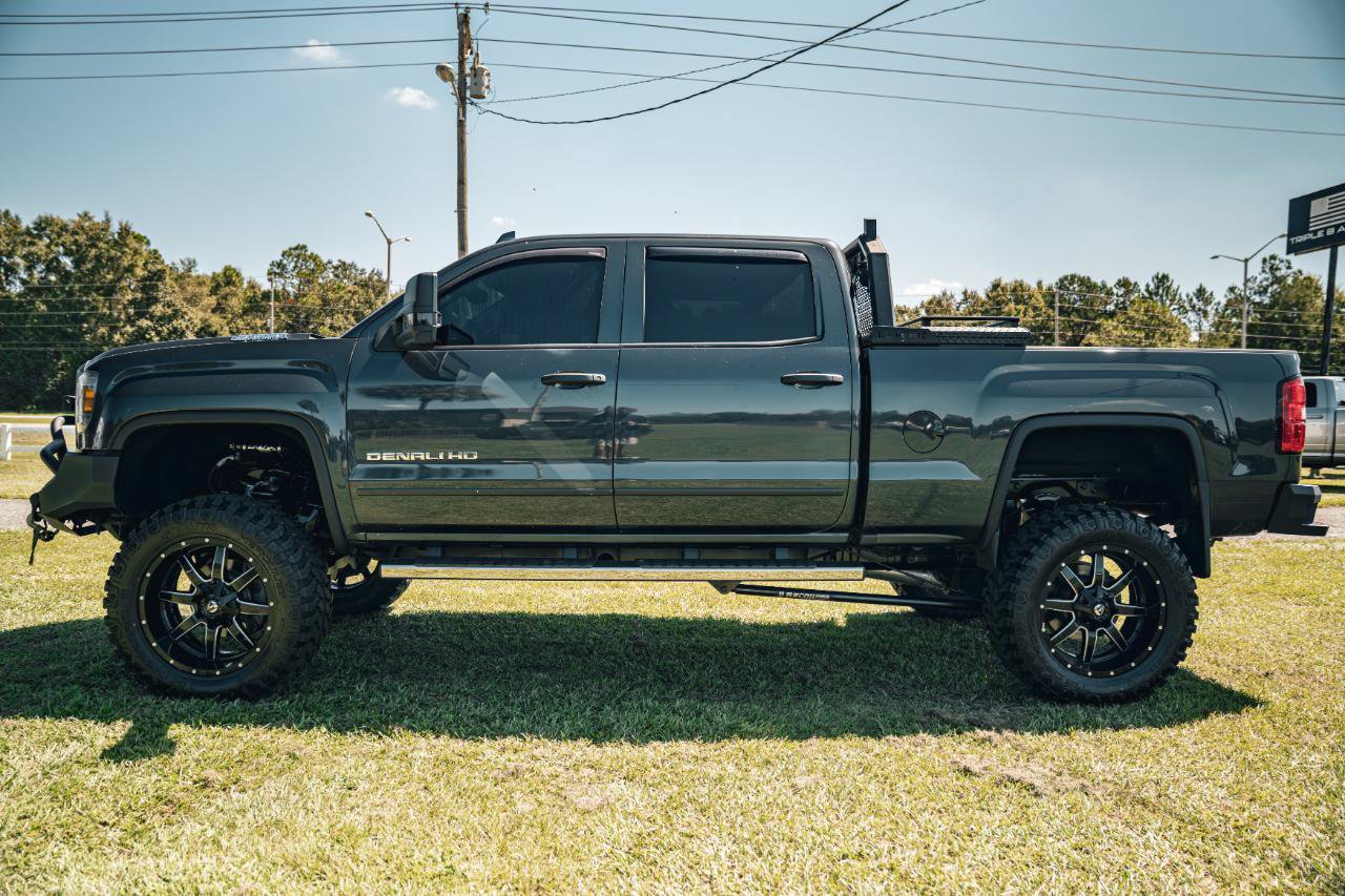 Used 2019 GMC Sierra 2500 Denali w/ Duramax Plus Package AWD/4WD image 3