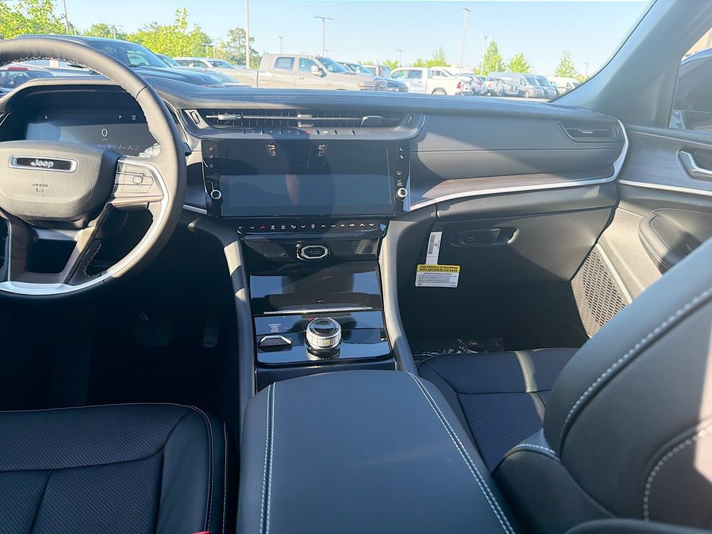 New 2026 Jeep Grand Cherokee Limited AWD/4WD image 18