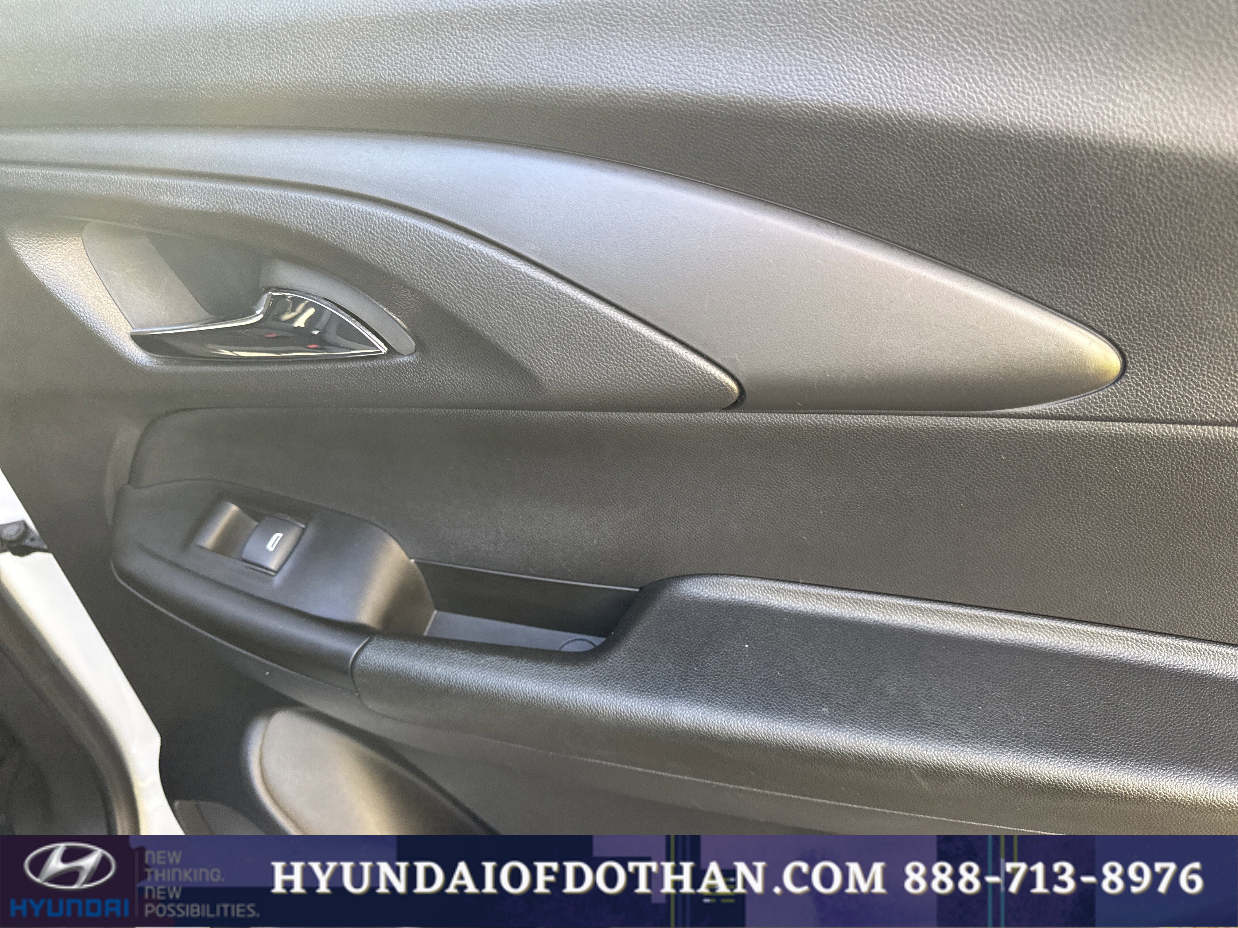 Used 2023 Chevrolet TrailBlazer LT AWD/4WD image 15