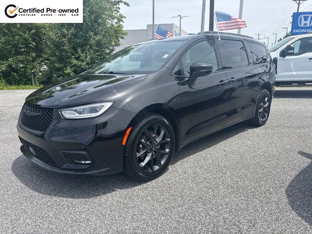 Used 2021 Chrysler Pacifica Touring w/ S Appearance Package FWD image 1