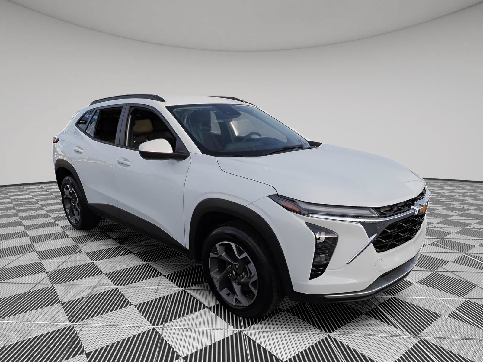 Certified 2024 Chevrolet Trax LT FWD image 2