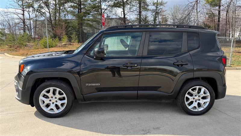 Used 2015 Jeep Renegade Latitude image 2
